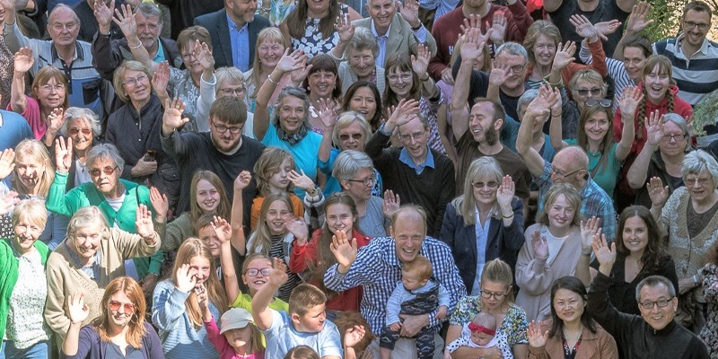 Church family waving (2)